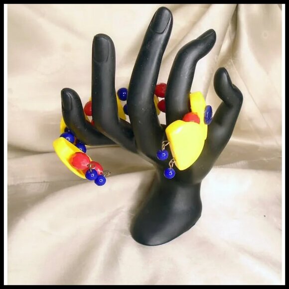 Retro Summer Bracelet Red Blue Yellow Wide Bangle - One of a Kind With Vintage - Picture 4 of 10